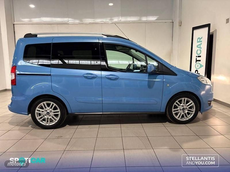 Usado Ford Tourneo Courier Trend 100 CV (73 kW) 2018 Azul Monovolumen