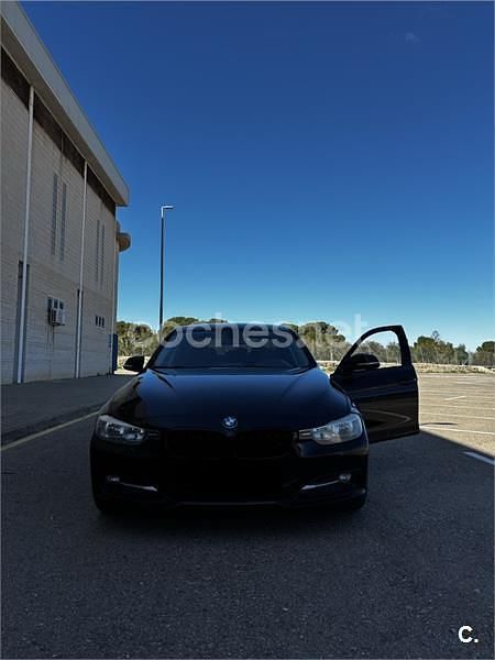 Usado BMW 318 Sport Line 143 CV (105 kW) 2012 Negro Berlina