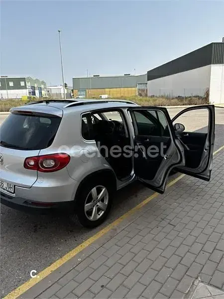 Usado VW Tiguan 140 CV (102 kW) 2009 Gris / plata SUV