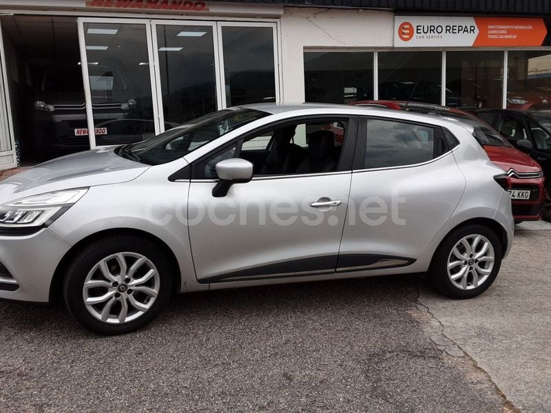 Gris / plata Usado 2017 Renault Clio IV Zen Berlina | 11.200 € (Un poco caro) - Imagen 1/4