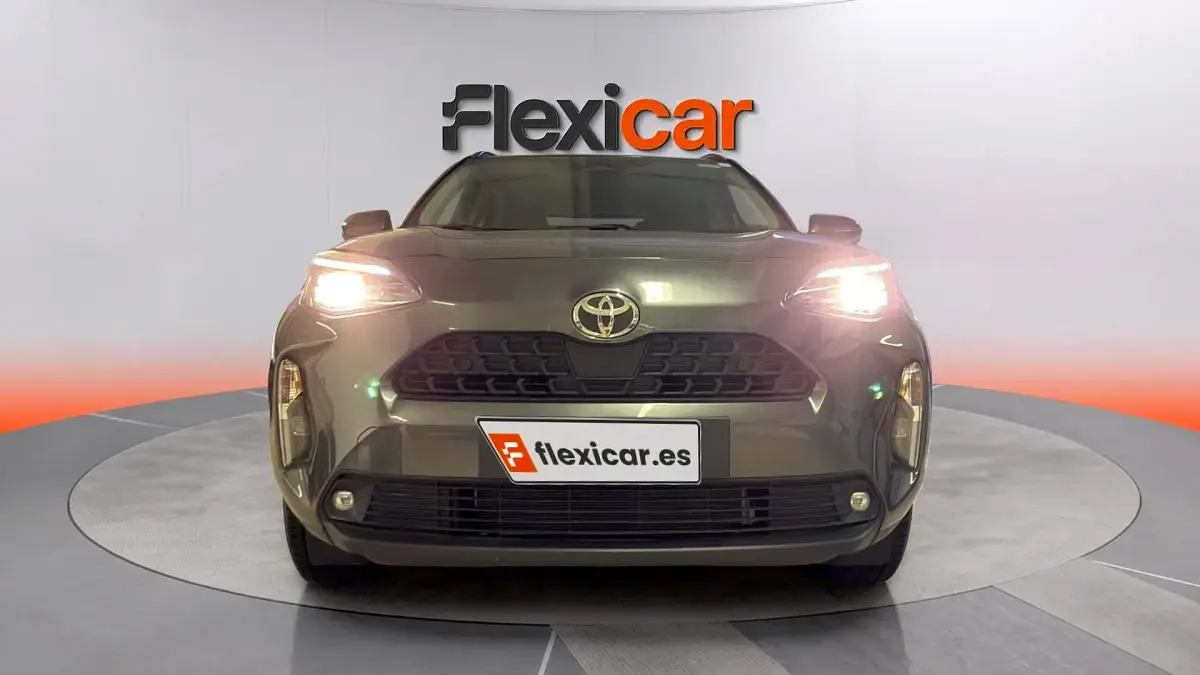 Usado Toyota Yaris Active 116 CV (85 kW) 2025 Gris Utilitario