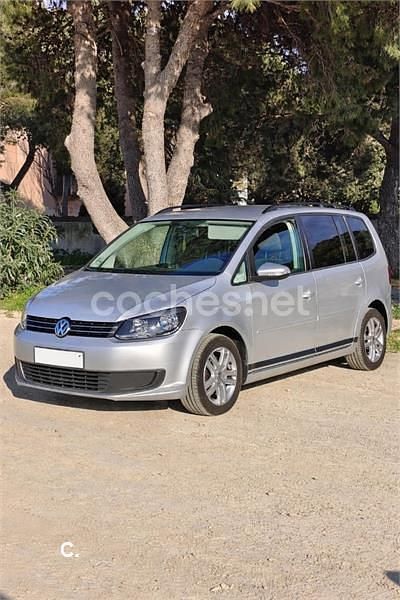 Usado VW Touran Advance 140 CV (102 kW) 2011 Gris / plata Monovolumen