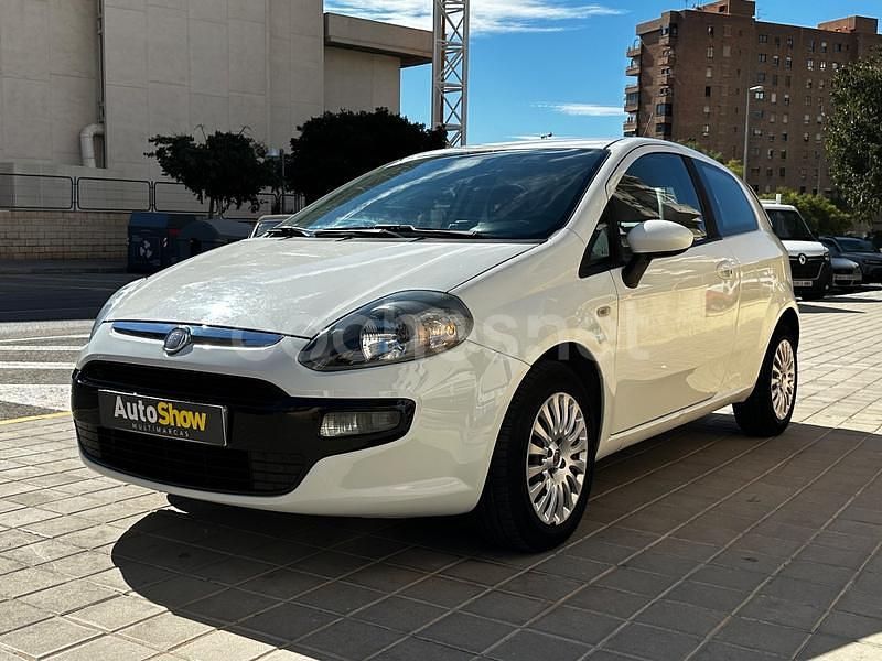 Blanco Usado 2011 Fiat Punto Evo Dynamic Utilitario | 6490 € (Un poco caro) - Imagen 1/4
