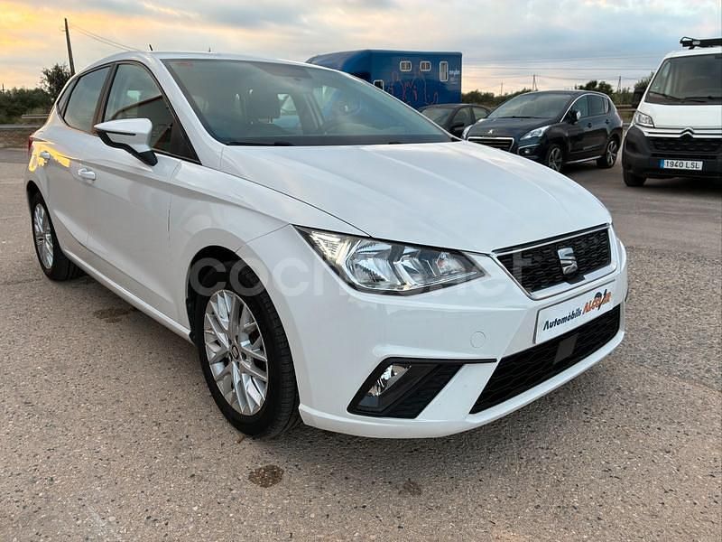Usado Seat Ibiza Style 95 CV (69 kW) 2017 Blanco Berlina