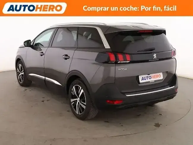 Usado Peugeot 5008 Allure 130 CV (95 kW) 2020 Gris SUV