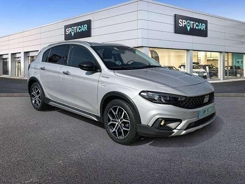 Usado Fiat Tipo Cross 99 CV (72 kW) 2022 Gris Utilitario
