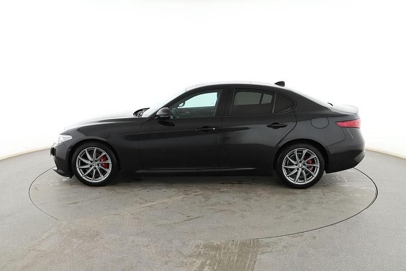 Usado Alfa Romeo Giulia Sprint 190 CV (139 kW) 2022 Negro Berlina