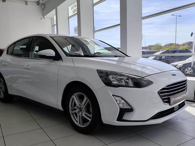 Usado Ford Focus Trend 120 CV (88 kW) 2019 Blanco Berlina