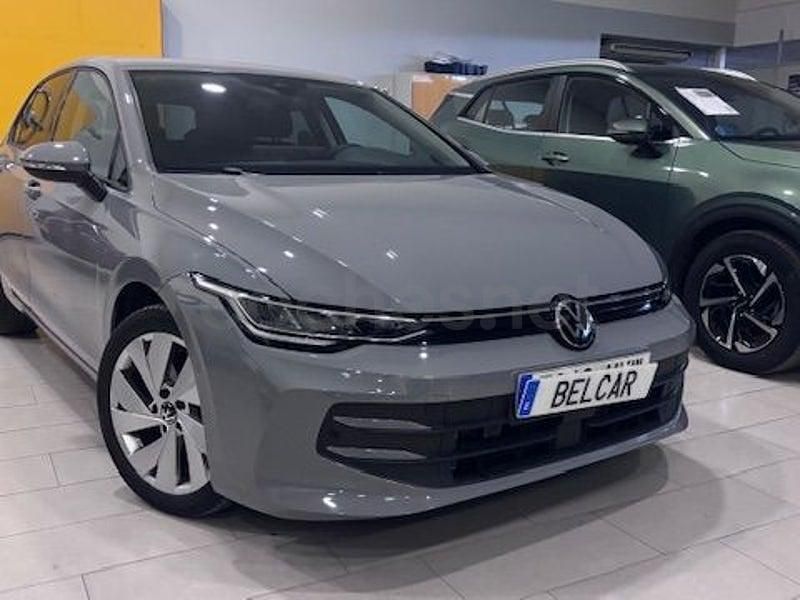 Usado VW Golf VIII 115 CV (84 kW) 2025 Gris / plata Berlina