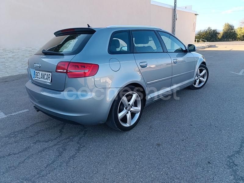 Usado Audi A3 Ambiente 140 CV (102 kW) 2009 Azul Berlina