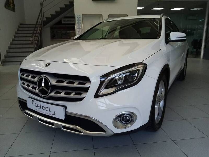 Usado Mercedes GLA200 Urban 156 CV (114 kW) 2019 Blanco SUV