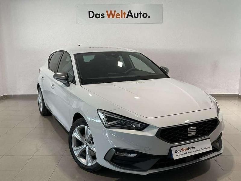 Blanco Usado 2024 Seat Leon FR Berlina | 19.400 € (Buen precio) - Imagen 1/4
