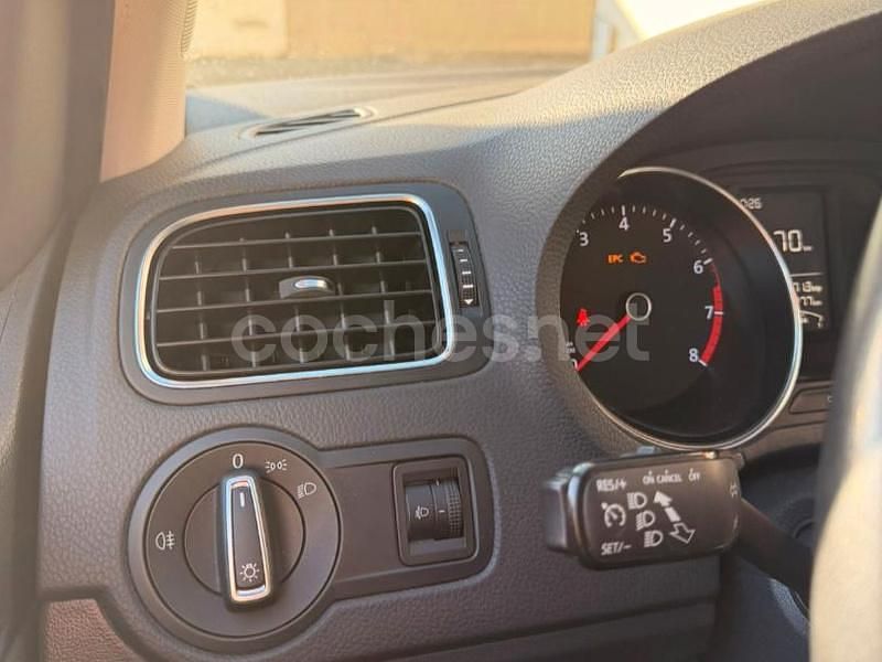 Usado VW Polo 95 CV (69 kW) 2015 Negro Berlina