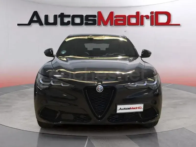 Usado Alfa Romeo Stelvio Sprint 160 CV (117 kW) 2023 Negro SUV