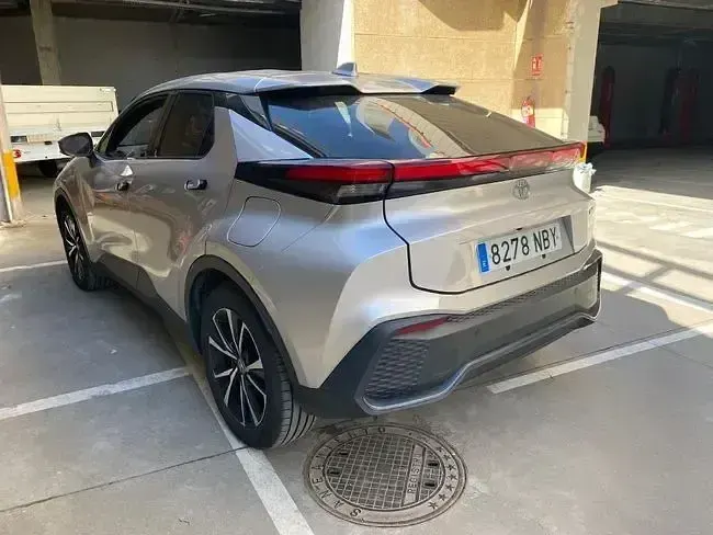 Usado Toyota C-HR Advance 140 CV (102 kW) 2025 Gris SUV
