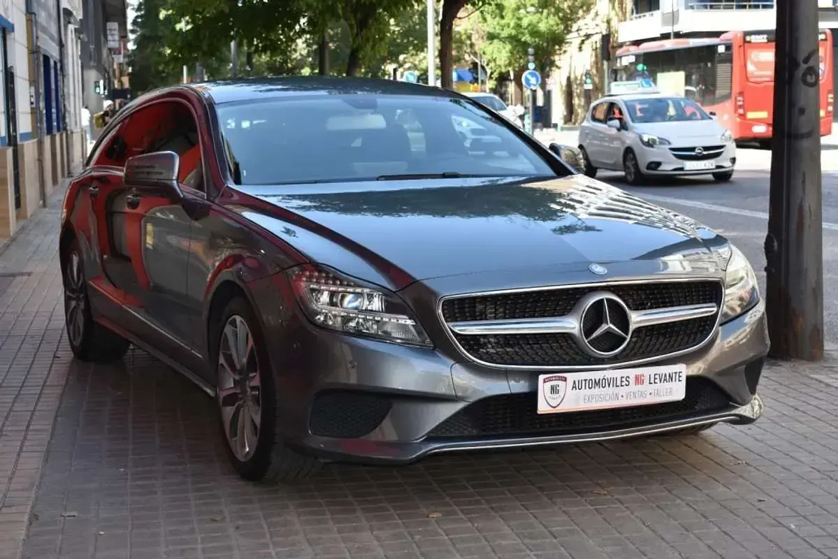 Usado Mercedes CLS250 204 CV (150 kW) 2017 Gris Coupe