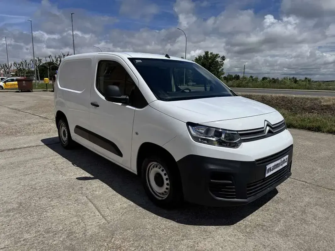 Usado Citroën Berlingo 76 CV (55 kW) 2019 Blanco Monovolumen