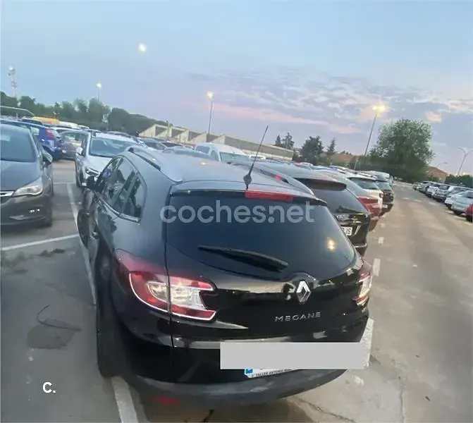 Usado Renault Mégane GrandTour Bose Edition 130 CV (95 kW) 2015 Negro Familiar