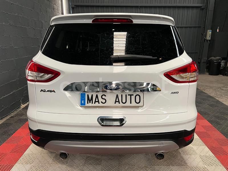 Usado Ford Kuga Titanium 150 CV (110 kW) 2015 Blanco SUV
