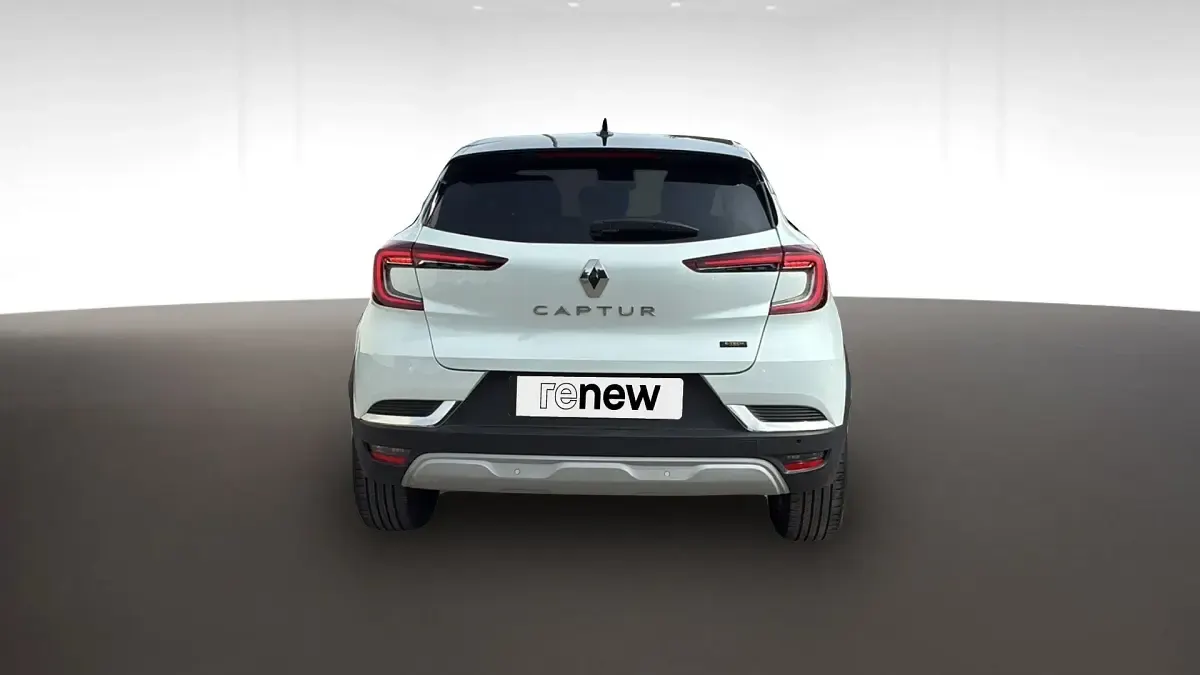 Usado Renault Captur Zen 145 CV (106 kW) 2022 Blanco  techo negro SUV