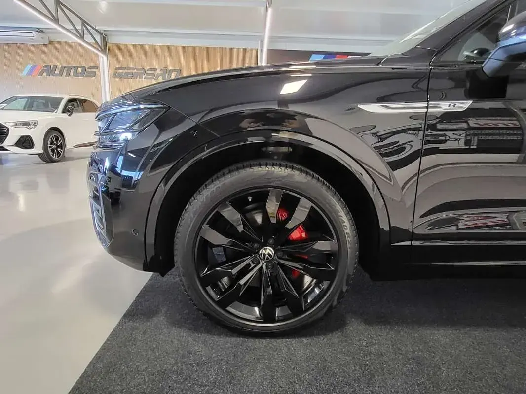 Usado VW Touareg Elegance 286 CV (210 kW) 2022 Negro SUV