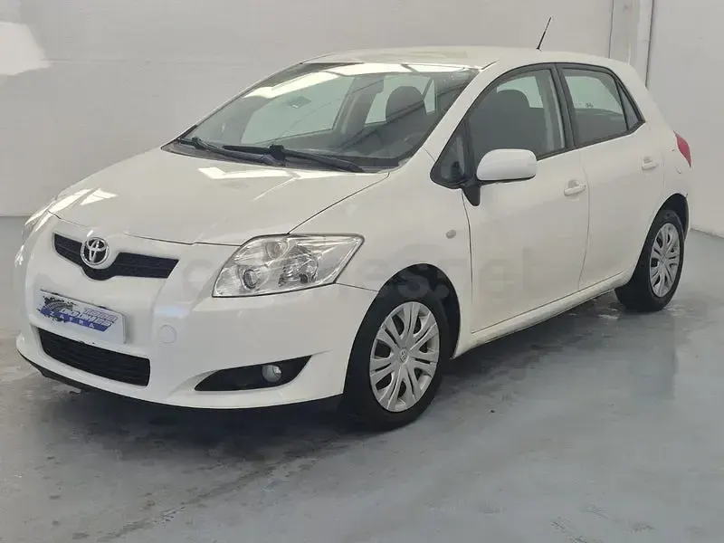 Usado Toyota Auris Luna 126 CV (92 kW) 2008 Blanco Utilitario