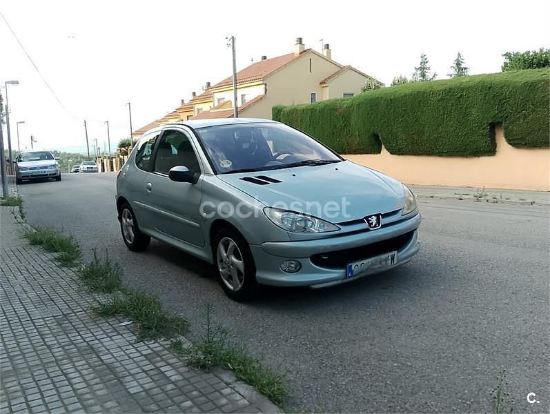 Azul Usado 2004 Peugeot 206 Berlina | 1750 € (Buen precio) - Imagen 1/4