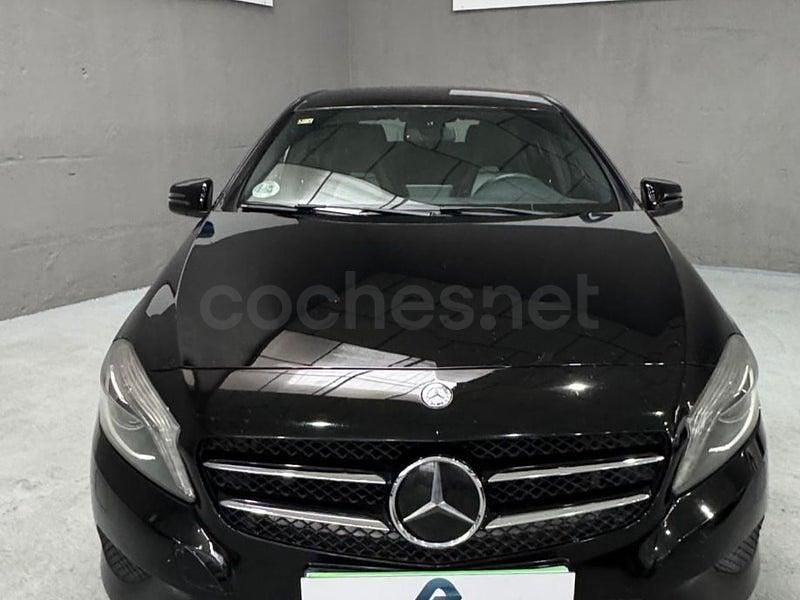 Usado Mercedes A180 AMG line 109 CV (80 kW) 2015 Negro Berlina