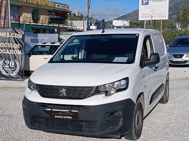 Blanco Usado 2020 Peugeot Partner S Monovolumen | 9999 € (Caro) - Imagen 1/4