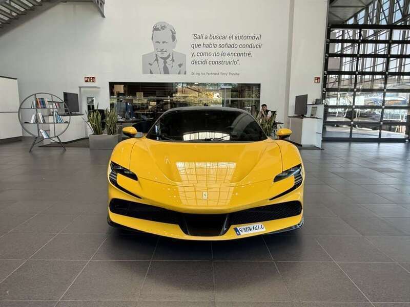 Usado Ferrari SF90 1001 CV (736 kW) 2020 Amarillo Coupe