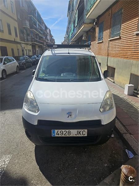 Usado Peugeot Partner Tepee Access 75 CV (55 kW) 2015 Blanco Monovolumen