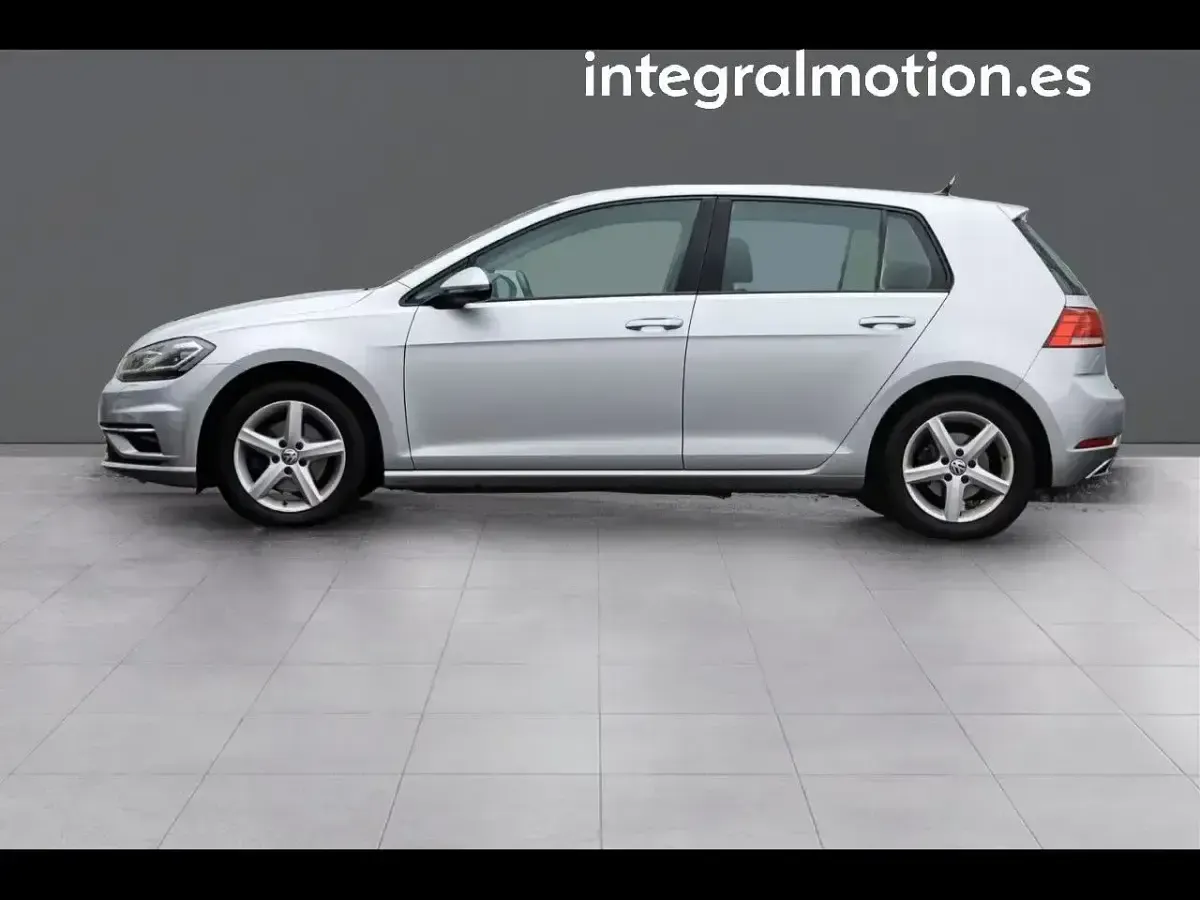 Usado VW Golf VII Advance 149 CV (109 kW) 2018 Gris