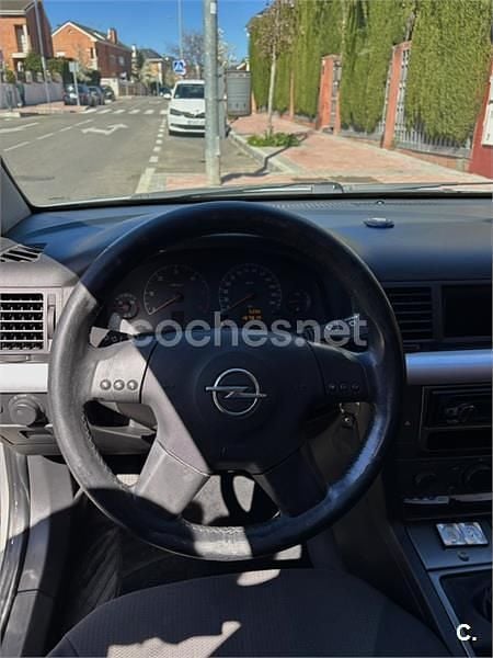 Usado Opel Vectra Elegance 125 CV (91 kW) 2003 Gris / plata Berlina