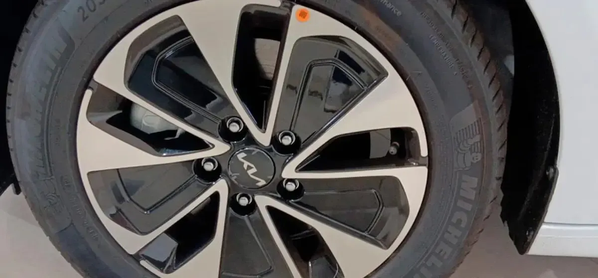 Usado Kia Ceed 101 CV (74 kW) 2025 Blanco Utilitario