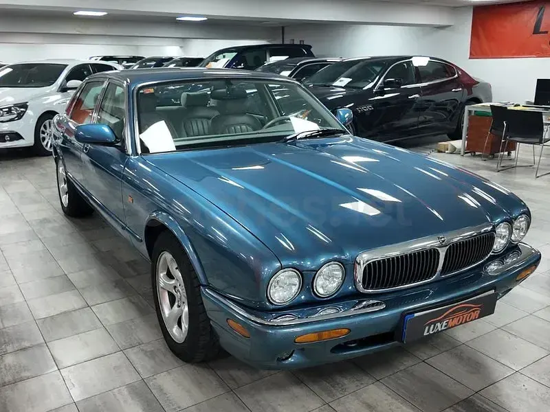 Usado Jaguar XJ Sovereign 290 CV (213 kW) 2000 Verde Berlina