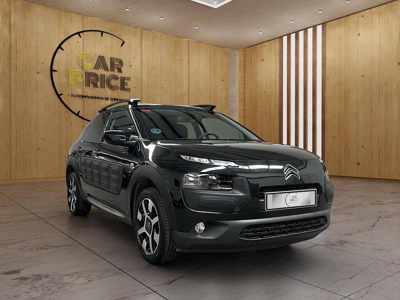 Usado Citroën C4 Cactus Feel 100 CV (73 kW) 2016 Negro Utilitario