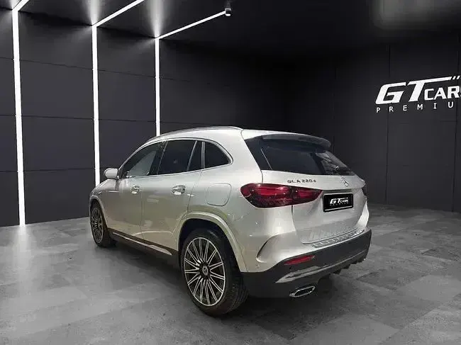 Usado Mercedes GLA220 AMG 190 CV (139 kW) 2023 Gris / plata SUV