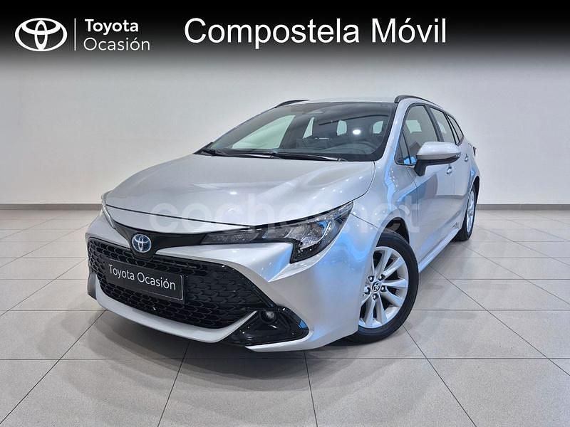 Gris / plata Usado 2025 Toyota Corolla Active Familiar | 28.900 € (Caro) - Imagen 1/4