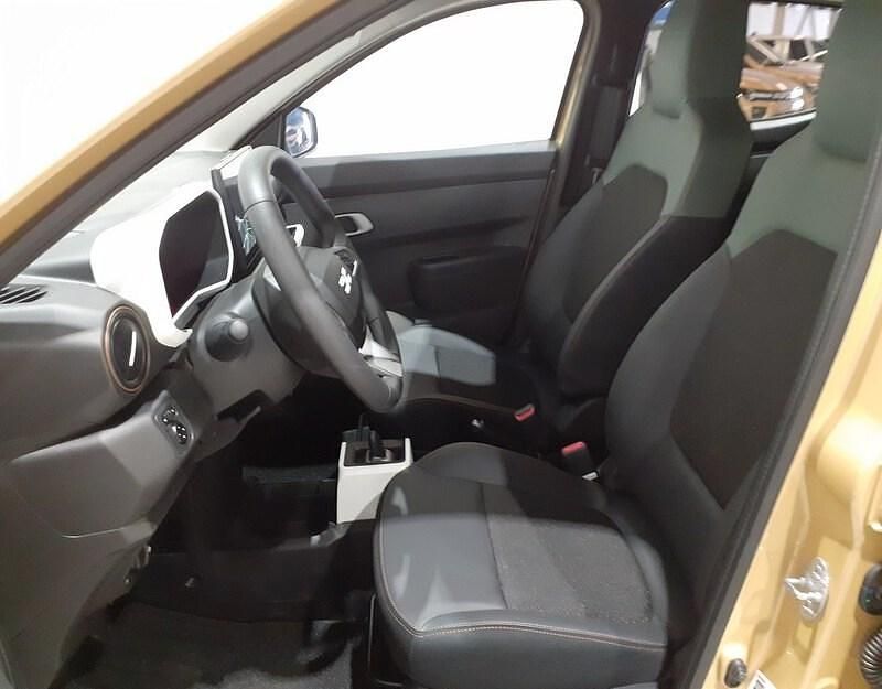 Usado Dacia Spring Extreme 47 kW (65 CV) 2025 Gris Utilitario