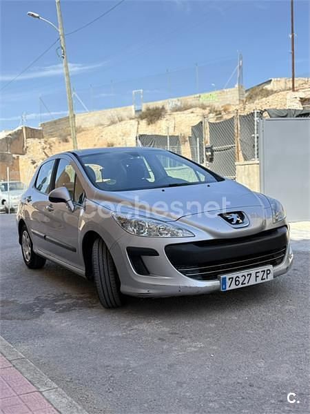 Gris / plata Usado 2008 Peugeot 308 Berlina | 3999 € (Buen precio) - Imagen 1/4