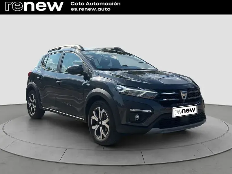 Usado Dacia Sandero Comfort 91 CV (66 kW) 2022 Gris Berlina