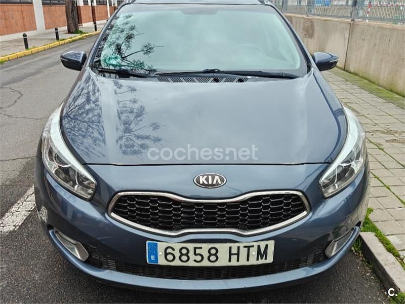 Usado Kia Ceed Sportswagon 128 CV (94 kW) 2012 Azul Familiar