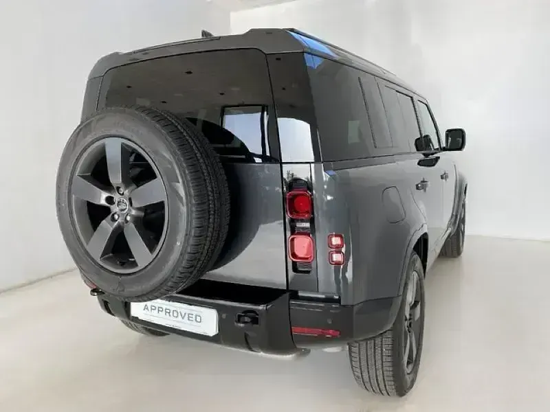 Usado Land Rover Defender SE Dynamic 249 CV (183 kW) 2025 Gris SUV
