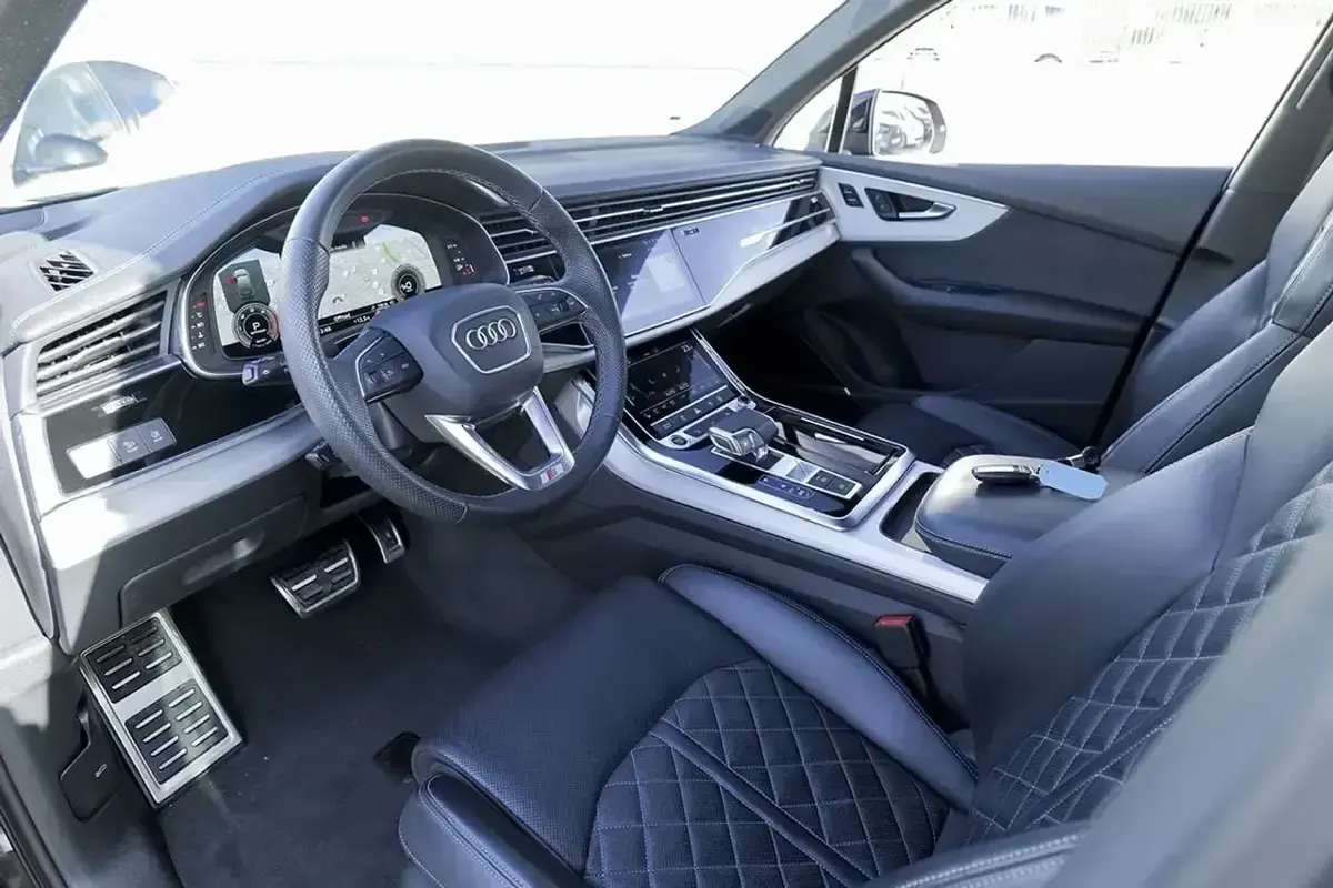 Begagnad Audi Q7 Premium 231 HK (169 kW) 2023 Svart SUV