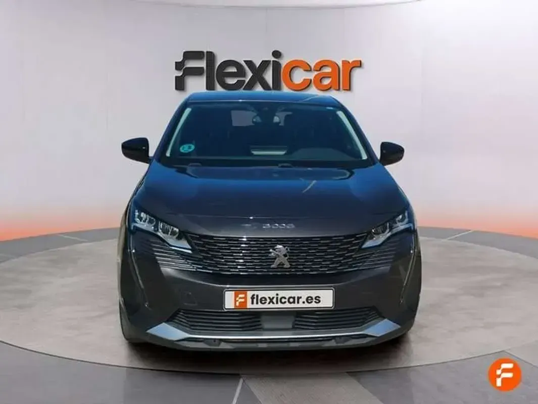 Usado Peugeot 3008 Allure 131 CV (96 kW) 2022 Gris SUV
