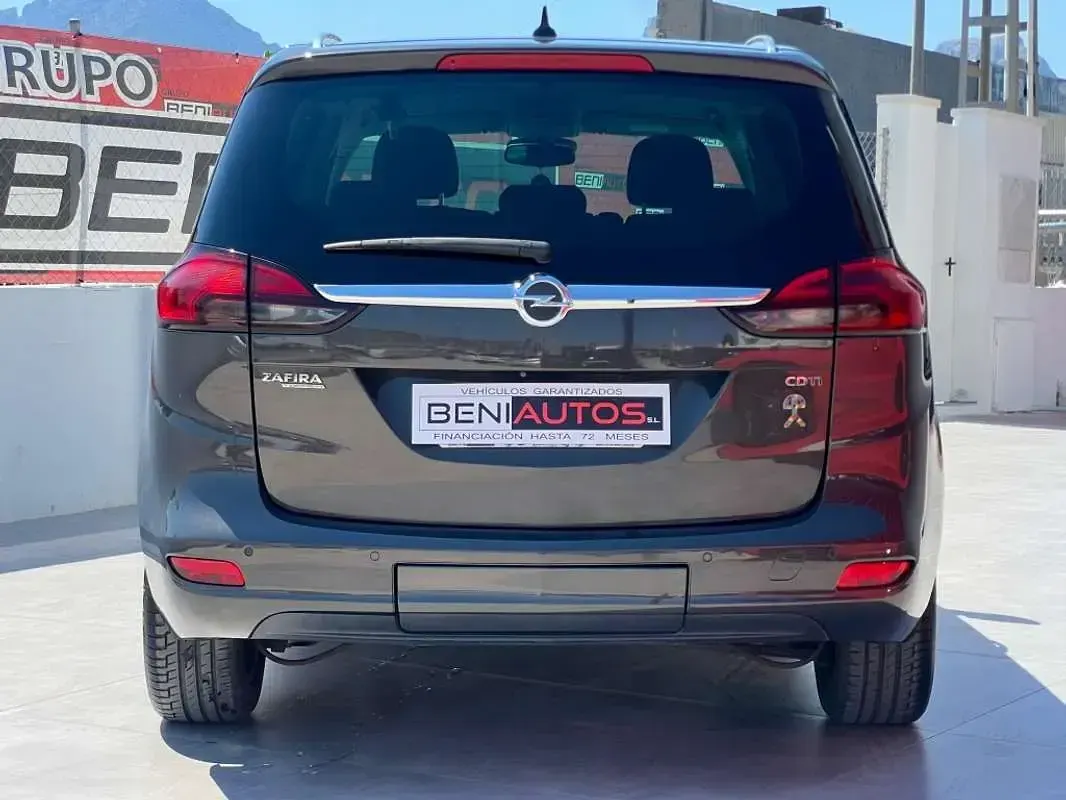 Usado Opel Zafira Tourer Excellence 165 CV (121 kW) 2014 Marrón Monovolumen