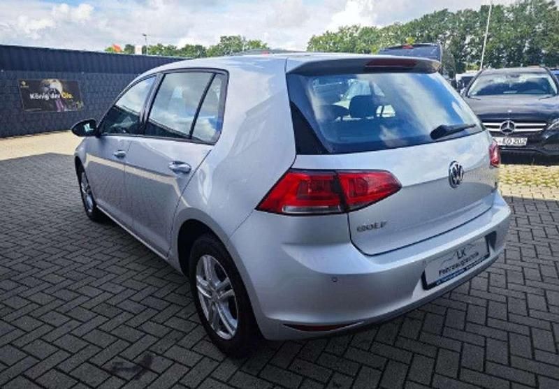 Usado VW Golf VII 86 CV (63 kW) 2015 Plateado Berlina