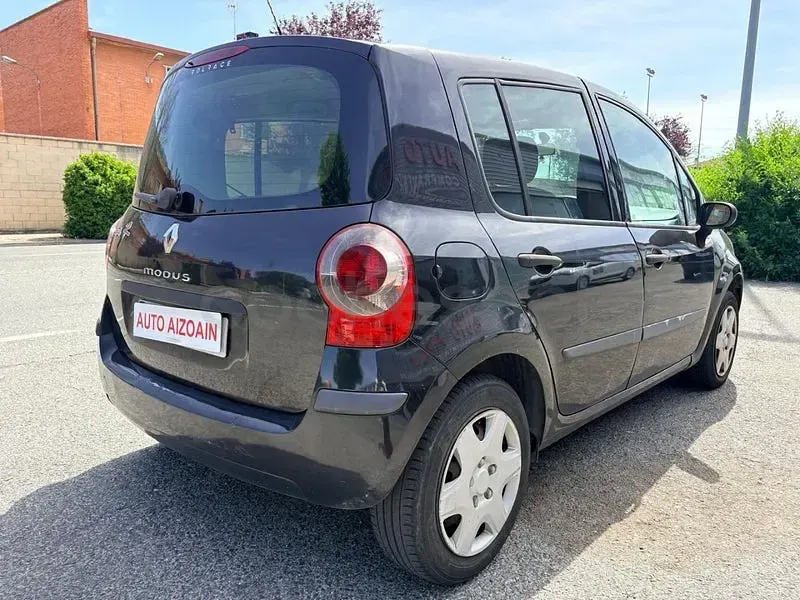 Usado Renault Modus Authentique 70 CV (51 kW) 2008 Negro Monovolumen