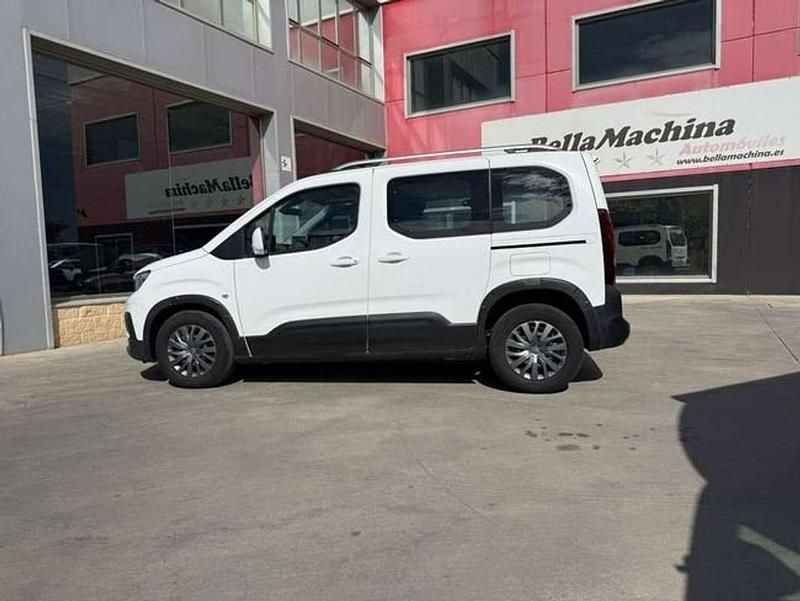 Usado Peugeot Rifter Active 110 CV (80 kW) 2021 Blanco Monovolumen