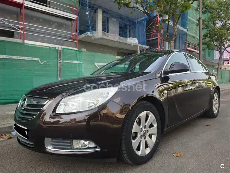 Usado Opel Insignia Selective 130 CV (95 kW) 2013 Negro Berlina